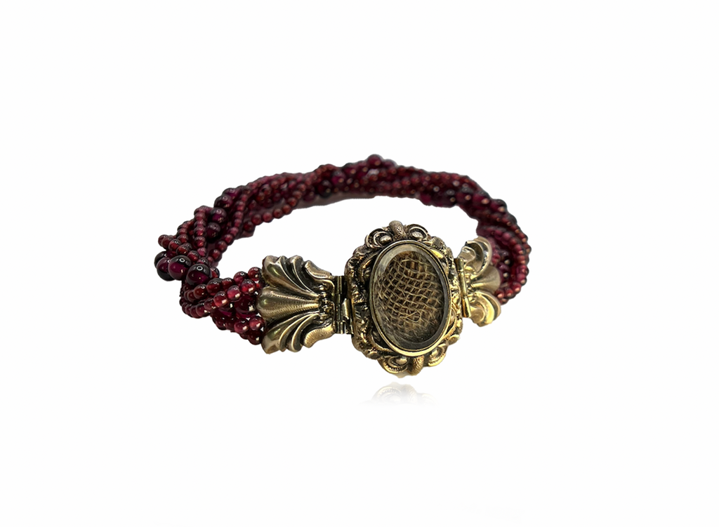 Memento Clasp Garnet Torsade Bracelet
