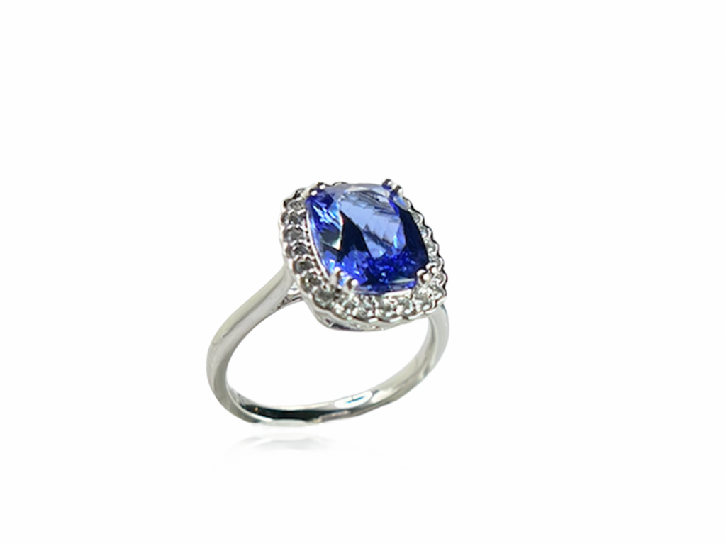 Tanzanite and Diamond Ring